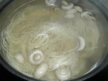 口蘑牛肉汤面怎么做，口蘑牛肉汤面怎么做好吃，口蘑牛肉汤面做法