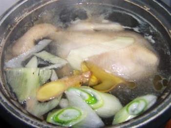 枸杞鸡肉煲怎么做，枸杞鸡肉煲怎么做好吃，枸杞鸡肉煲做法