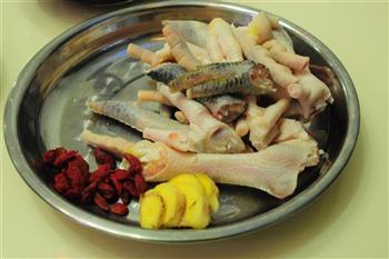 黑豆凤爪排骨汤怎么做，黑豆凤爪排骨汤怎么做好吃，黑豆凤爪排骨汤做法
