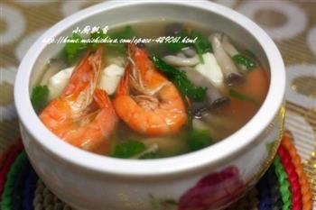 鲜虾豆腐菌菇煲怎么做,鲜虾豆腐菌菇煲怎么做好吃,鲜虾豆腐菌菇煲做法 鲜虾豆腐菌菇煲怎么做,鲜虾豆腐菌菇煲怎么做好吃,鲜虾豆腐菌菇煲做法
