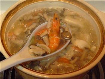鲜虾豆腐菌菇煲怎么做,鲜虾豆腐菌菇煲怎么做好吃,鲜虾豆腐菌菇煲做法 鲜虾豆腐菌菇煲怎么做,鲜虾豆腐菌菇煲怎么做好吃,鲜虾豆腐菌菇煲做法