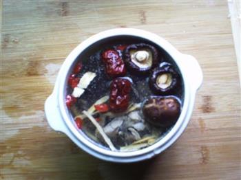 黄芪枸杞乌鸡汤怎么做，黄芪枸杞乌鸡汤怎么做好吃，黄芪枸杞乌鸡汤做法