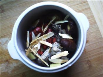 黄芪枸杞乌鸡汤怎么做，黄芪枸杞乌鸡汤怎么做好吃，黄芪枸杞乌鸡汤做法