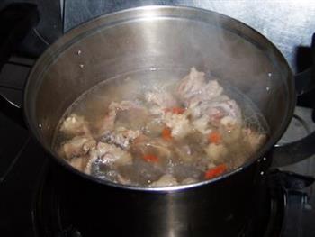 羊肉萝卜枸杞煲怎么做，羊肉萝卜枸杞煲怎么做好吃，羊肉萝卜枸杞煲做法