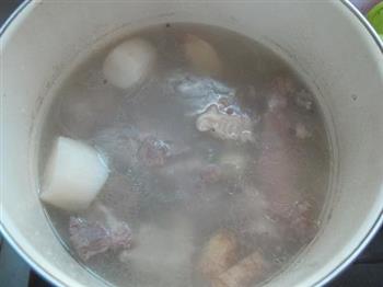 大骨高汤怎么做，大骨高汤怎么做好吃，大骨高汤做法