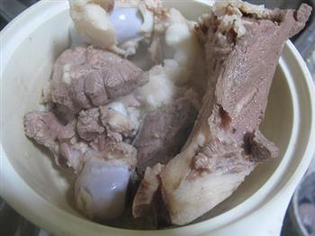 大骨高汤怎么做，大骨高汤怎么做好吃，大骨高汤做法