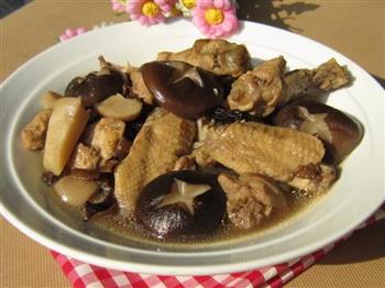 小鸡炖蘑菇怎么做，小鸡炖蘑菇怎么做好吃，小鸡炖蘑菇做法