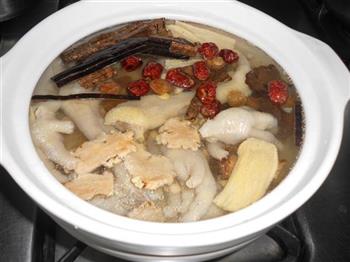 药膳鸡爪黄豆汤怎么做，药膳鸡爪黄豆汤怎么做好吃，药膳鸡爪黄豆汤做法