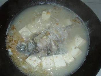 茼蒿鲫鱼豆腐汤怎么做，茼蒿鲫鱼豆腐汤怎么做好吃，茼蒿鲫鱼豆腐汤做法