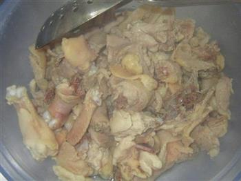 小鸡炖蘑菇怎么做，小鸡炖蘑菇怎么做好吃，小鸡炖蘑菇做法