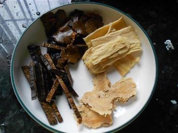 药膳鸡爪黄豆汤怎么做，药膳鸡爪黄豆汤怎么做好吃，药膳鸡爪黄豆汤做法