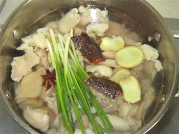 小鸡炖蘑菇怎么做，小鸡炖蘑菇怎么做好吃，小鸡炖蘑菇做法