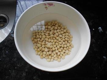 药膳鸡爪黄豆汤怎么做，药膳鸡爪黄豆汤怎么做好吃，药膳鸡爪黄豆汤做法