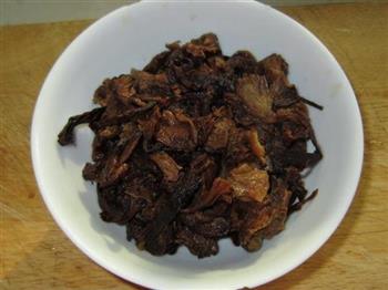 小鸡炖蘑菇怎么做，小鸡炖蘑菇怎么做好吃，小鸡炖蘑菇做法