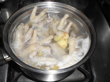 药膳鸡爪黄豆汤怎么做，药膳鸡爪黄豆汤怎么做好吃，药膳鸡爪黄豆汤做法