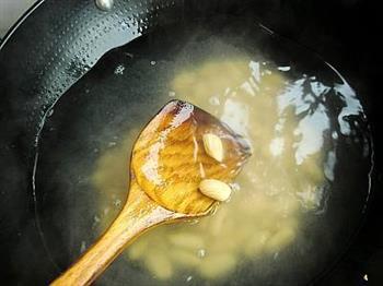 土豆盖浇猫耳朵怎么做，土豆盖浇猫耳朵怎么做好吃，土豆盖浇猫耳朵做法