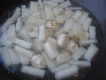 鸭肝鱼丸白萝卜汤怎么做，鸭肝鱼丸白萝卜汤怎么做好吃，鸭肝鱼丸白萝卜汤做法
