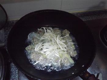 豆干白菜肉圆汤怎么做，豆干白菜肉圆汤怎么做好吃，豆干白菜肉圆汤做法