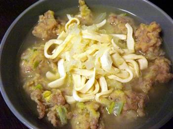 豆干白菜肉圆汤怎么做，豆干白菜肉圆汤怎么做好吃，豆干白菜肉圆汤做法