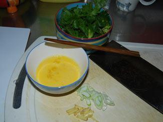 芹菜叶鸡蛋汤怎么做，芹菜叶鸡蛋汤怎么做好吃，芹菜叶鸡蛋汤做法