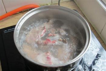 海带豆腐猪骨汤怎么做，海带豆腐猪骨汤怎么做好吃，海带豆腐猪骨汤做法
