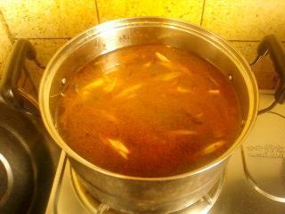 酸辣牛肉粉汤怎么做，酸辣牛肉粉汤怎么做好吃，酸辣牛肉粉汤做法