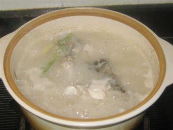 海鲈鱼头豆腐汤怎么做，海鲈鱼头豆腐汤怎么做好吃，海鲈鱼头豆腐汤做法