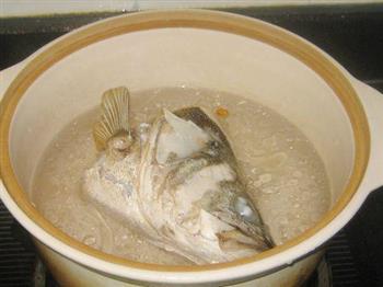 海鲈鱼头豆腐汤怎么做，海鲈鱼头豆腐汤怎么做好吃，海鲈鱼头豆腐汤做法