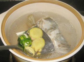 海鲈鱼头豆腐汤怎么做，海鲈鱼头豆腐汤怎么做好吃，海鲈鱼头豆腐汤做法
