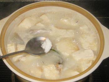 海鲈鱼头豆腐汤怎么做，海鲈鱼头豆腐汤怎么做好吃，海鲈鱼头豆腐汤做法
