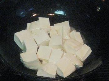 海鲈鱼头豆腐汤怎么做，海鲈鱼头豆腐汤怎么做好吃，海鲈鱼头豆腐汤做法