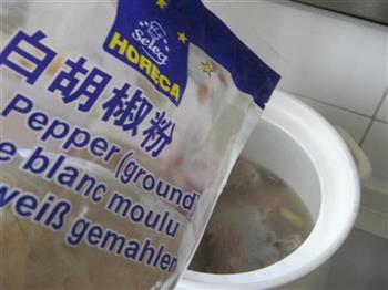 西红柿牛腩煲怎么做，西红柿牛腩煲怎么做好吃，西红柿牛腩煲做法