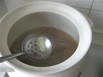 西红柿牛腩煲怎么做，西红柿牛腩煲怎么做好吃，西红柿牛腩煲做法