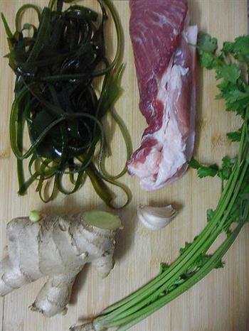 海带酥肉汤怎么做，海带酥肉汤怎么做好吃，海带酥肉汤做法