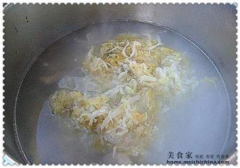 酸菜白肉汤怎么做，酸菜白肉汤怎么做好吃，酸菜白肉汤做法