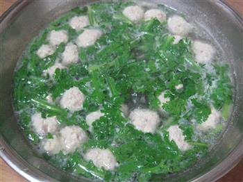 茼蒿丸子汤怎么做，茼蒿丸子汤怎么做好吃，茼蒿丸子汤做法