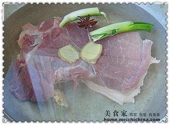 酸菜白肉汤怎么做，酸菜白肉汤怎么做好吃，酸菜白肉汤做法