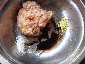 芹菜猪肉饺子怎么做，芹菜猪肉饺子怎么做好吃，芹菜猪肉饺子做法