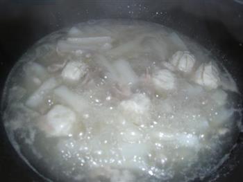 鱼丸肉片萝卜汤怎么做，鱼丸肉片萝卜汤怎么做好吃，鱼丸肉片萝卜汤做法