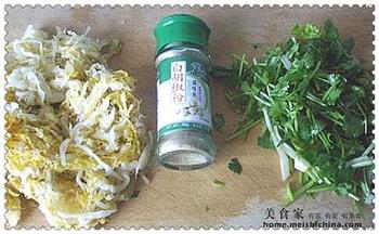 酸菜白肉汤怎么做，酸菜白肉汤怎么做好吃，酸菜白肉汤做法