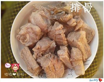 小白菜排骨酱汤怎么做，小白菜排骨酱汤怎么做好吃，小白菜排骨酱汤做法