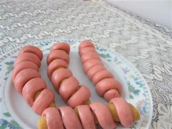 面食香肠卷怎么做，面食香肠卷怎么做好吃，面食香肠卷做法