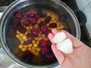 红枣炖莲子怎么做，红枣炖莲子怎么做好吃，红枣炖莲子做法