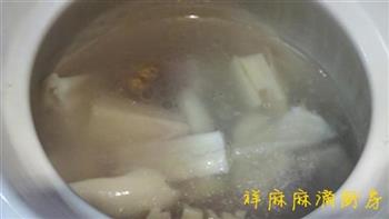 莲藕煨排骨怎么做，莲藕煨排骨怎么做好吃，莲藕煨排骨做法