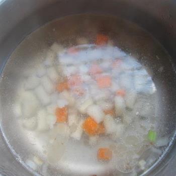 马蹄肉球汤怎么做，马蹄肉球汤怎么做好吃，马蹄肉球汤做法