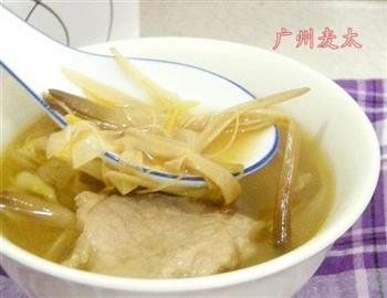 黄花菜肉汤怎么做，黄花菜肉汤怎么做好吃，黄花菜肉汤做法