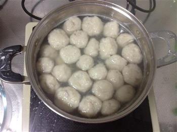 鲜鲜鱼丸汤怎么做，鲜鲜鱼丸汤怎么做好吃，鲜鲜鱼丸汤做法