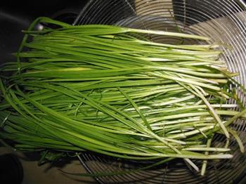 三鲜韭菜卷怎么做，三鲜韭菜卷怎么做好吃，三鲜韭菜卷做法