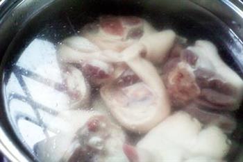 黄豆银耳猪手汤怎么做，黄豆银耳猪手汤怎么做好吃，黄豆银耳猪手汤做法