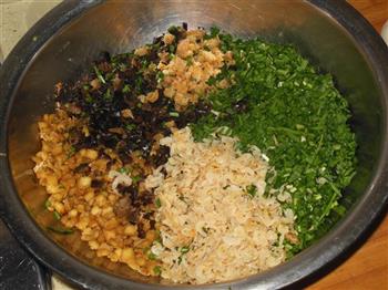 三鲜韭菜卷怎么做，三鲜韭菜卷怎么做好吃，三鲜韭菜卷做法